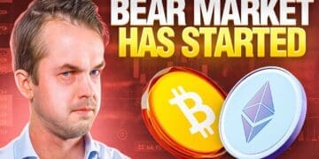 Close-up van Crypto Michaël met serieuze blik, met naast hem grote Bitcoin- en Ethereum-iconen en de tekst ‘Bear Market Has Started’ op een rode achtergrond vol koersgrafieken.