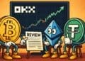 Cartoonachtige illustratie van Bitcoin, Ethereum en Tether die samen een reviewdocument bekijken voor een scherm met stijgende koersgrafiek en groot OKX-logo.