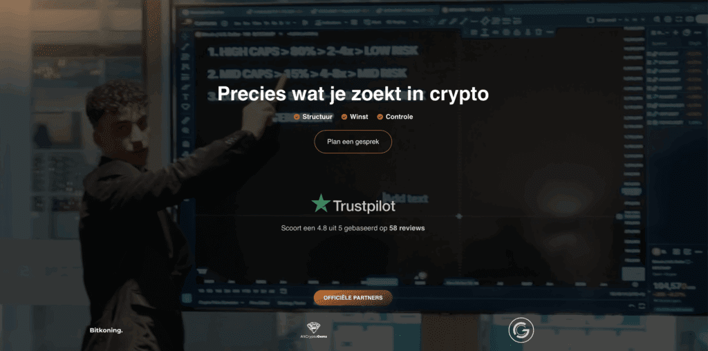 Een coach van Swing Capital legt crypto uit voor een scherm, met de tekst “Precies wat je zoekt in crypto” en een Trustpilot-score van 4.8 uit 5.